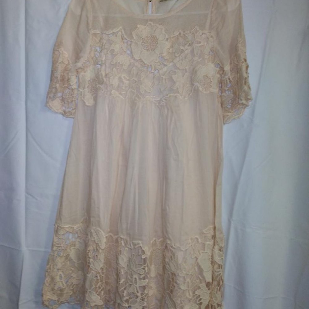 Super cute Anthropologie Holding Horses lace trim swing dress size 00!!!